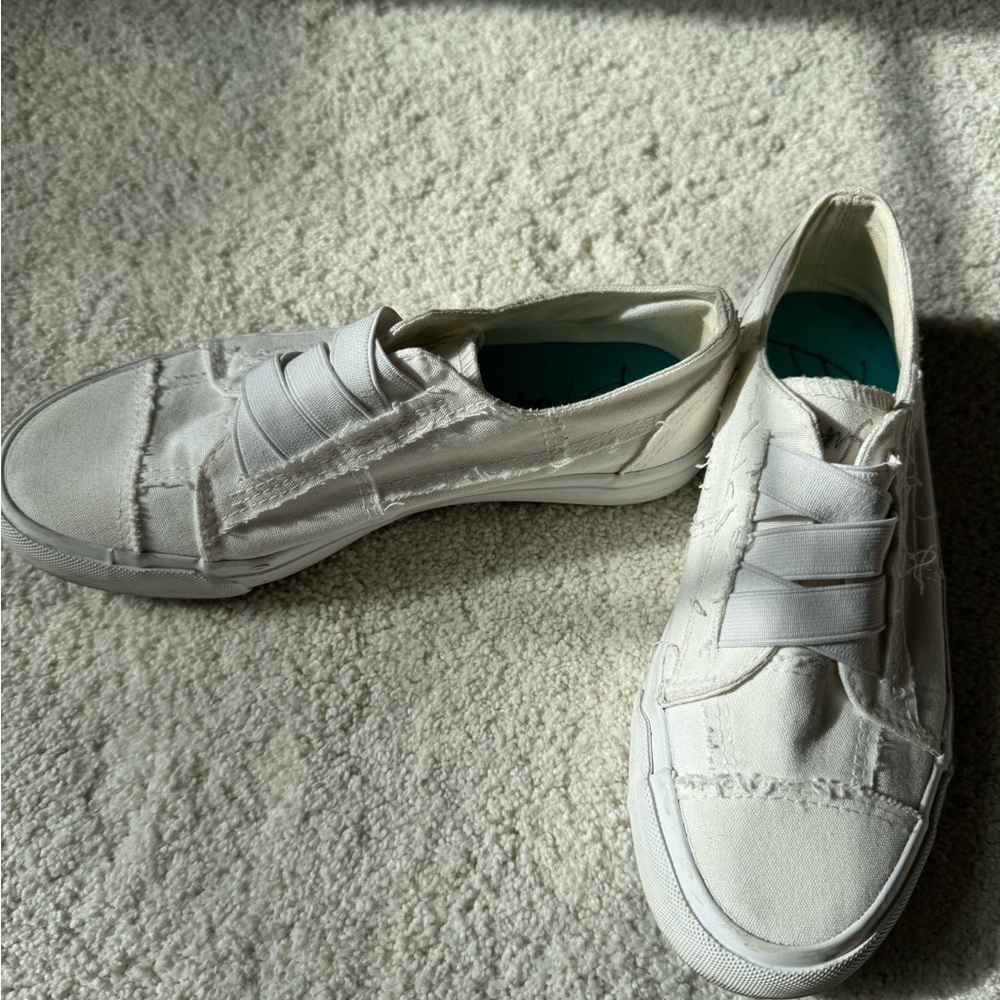 Blowfish White Casual Sneakers